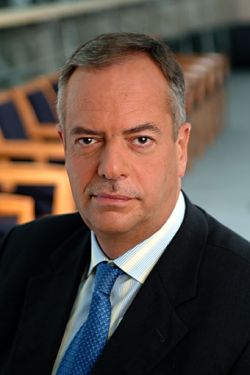 julian-priestley